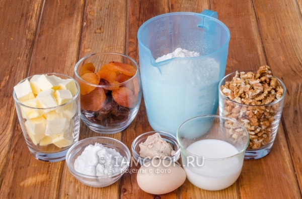 Ингредиенты для рогаликов с сухофруктами и орехами