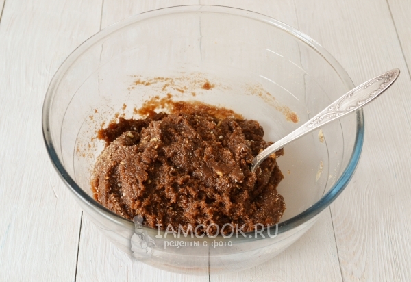 Размешать шоколадную массу