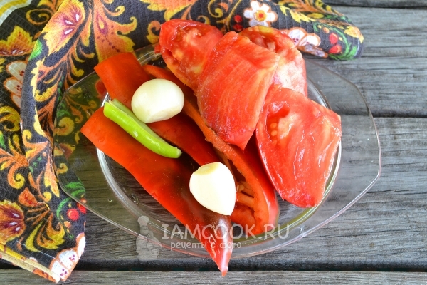 Помыть и почистить овощи