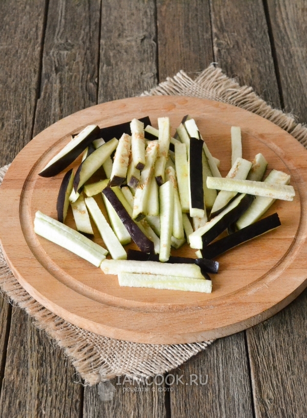Порезать баклажаны