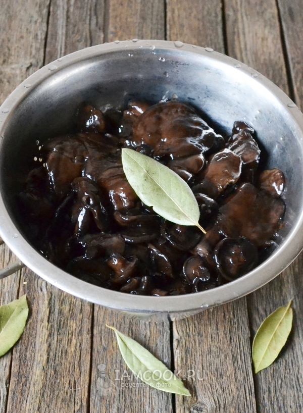 Сварить грибы