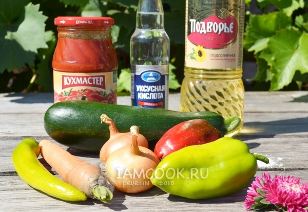 Ингредиенты для лечо из кабачков с томатной пастой на зиму