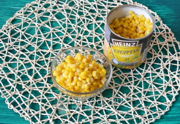 Слить с кукузуры воду