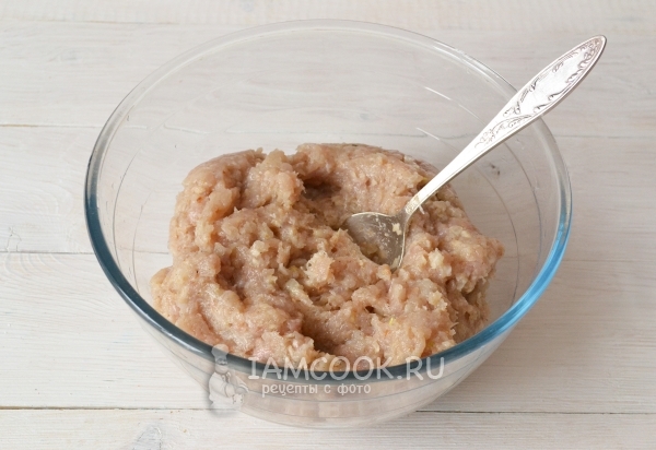 Размешать фарш