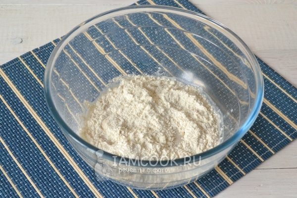 Всыпать муку