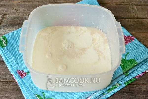 Влить кефир