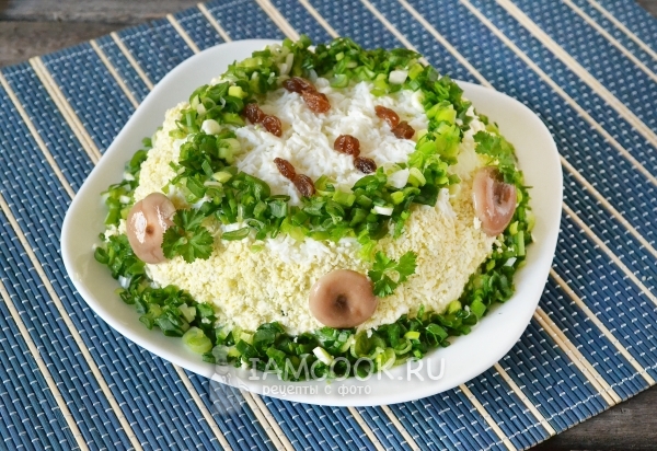 Рецепт салата «Берёзка» с курицей и грибами