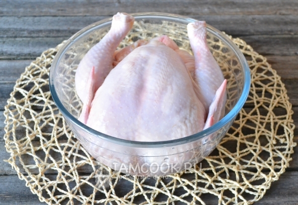 Помыть курицу