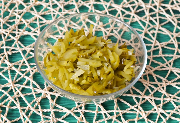 Порезать огурцы