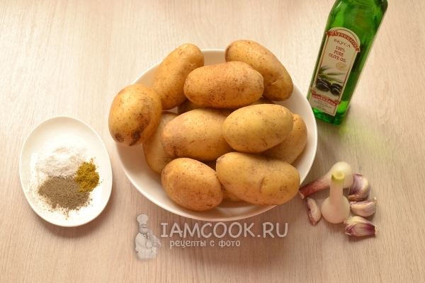 Ингредиенты для картофеля по-деревенски с чесноком в духовке