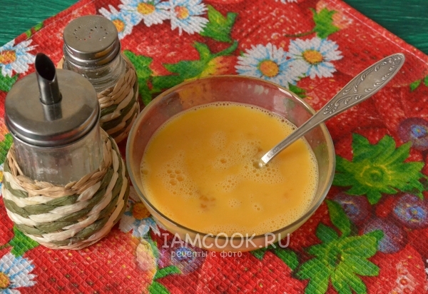 Взбить яйца с сахаром