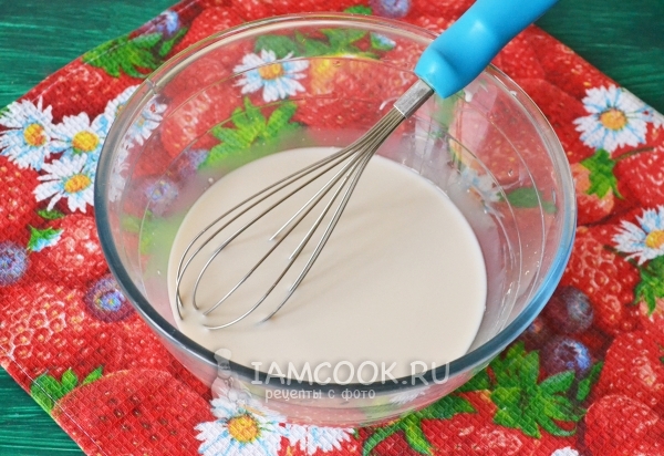 Влить молоко