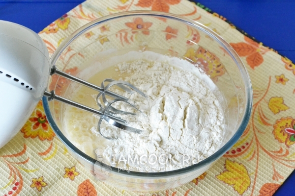 Всыпать муку