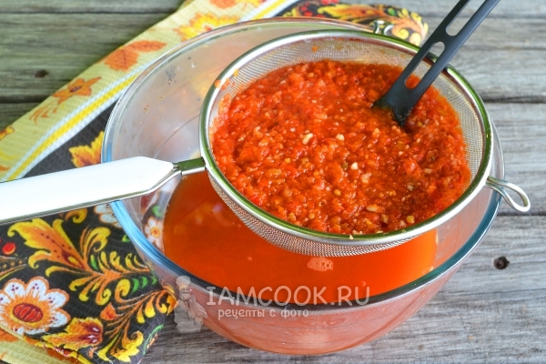 Протереть овощи через сито