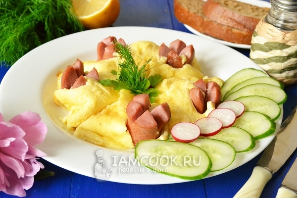 Рецепт омлета с сосисками в мультиварк