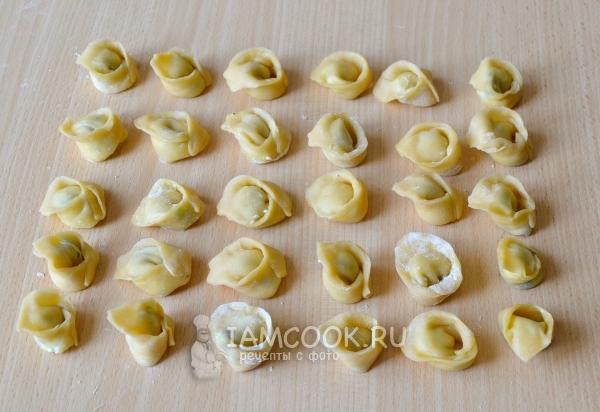 Слепить пельмени