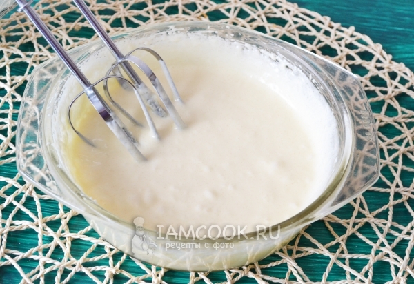 Взбить массу миксером