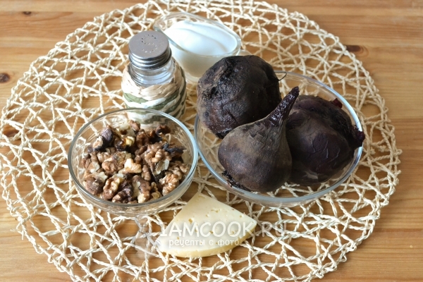 Ингредиенты для салата со свеклой, грецкими орехами и сыром