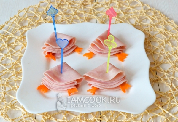 Сделать из моркови ножки