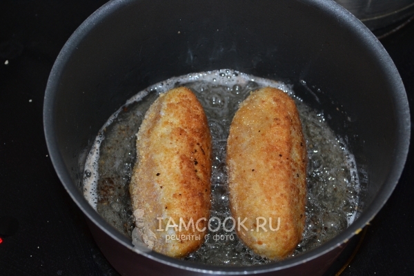 Пожарить котлеты в масле