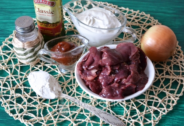 Ингредиенты для бефстроганов из куриной печени