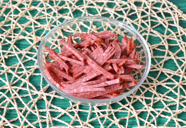 Порезать колбасу