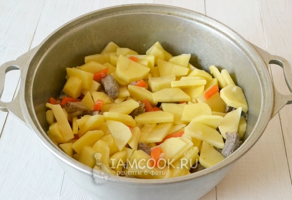 Положить картофель