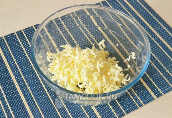 Натёрли маргарин