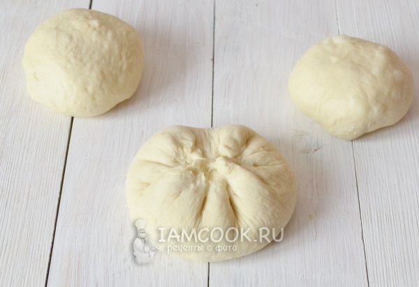 Защипить края теста