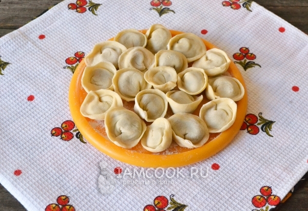 Слепить пельмени