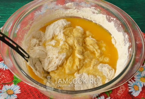 Влить маргарин