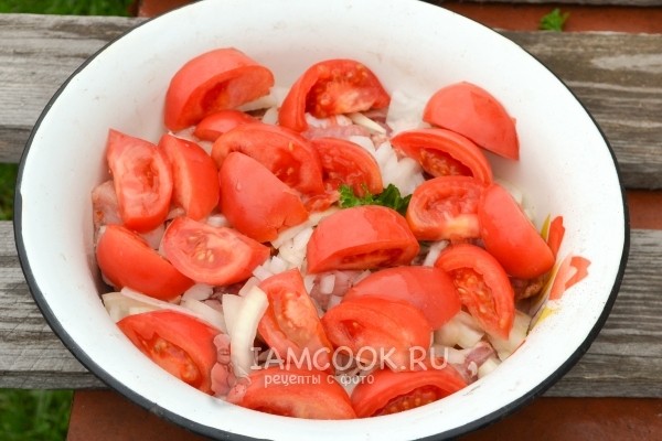 Добавить помидоры