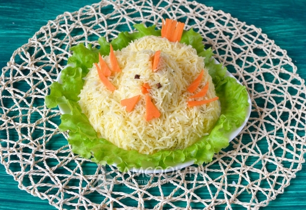 Украсить листьями салата