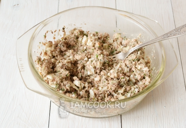 Размешать рыбную массу