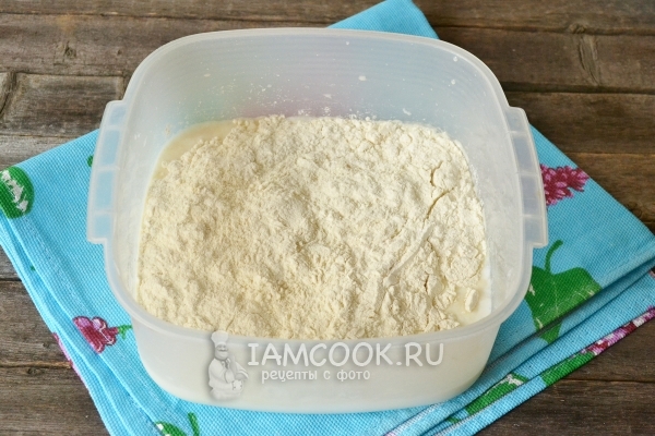 Всыпать муку