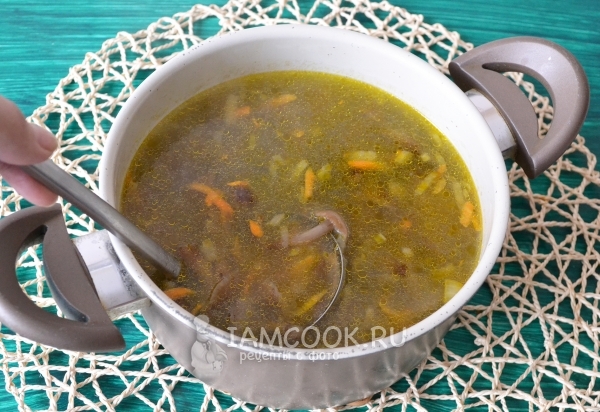 Положить зажарку в суп