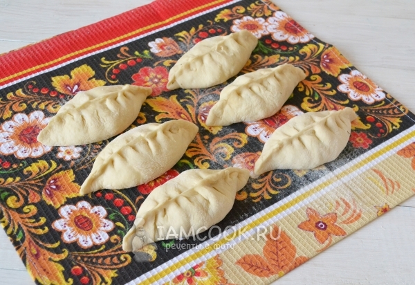 Слепить пирожки