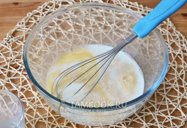 Влить молоко