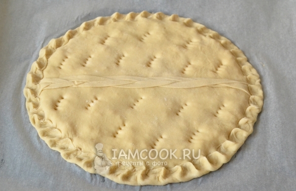 Наколоть пирог вилкой