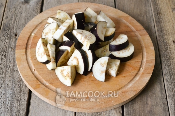 Порезать баклажаны