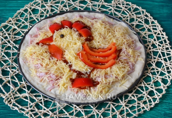 Выложить перцем части тела петушка