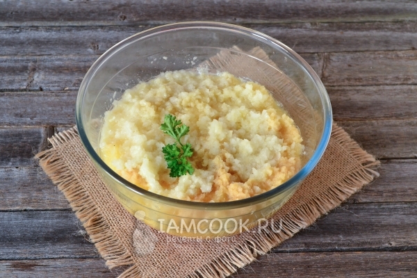 Перекрутить овощи на мясорубке