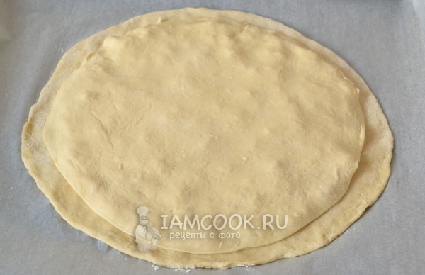 Накрыть начинку тестом