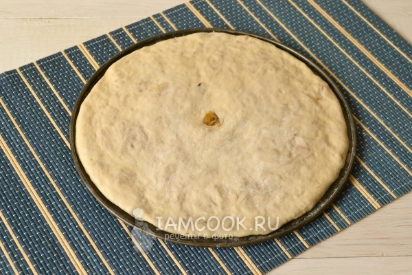 Сделать в лепешке отверстие