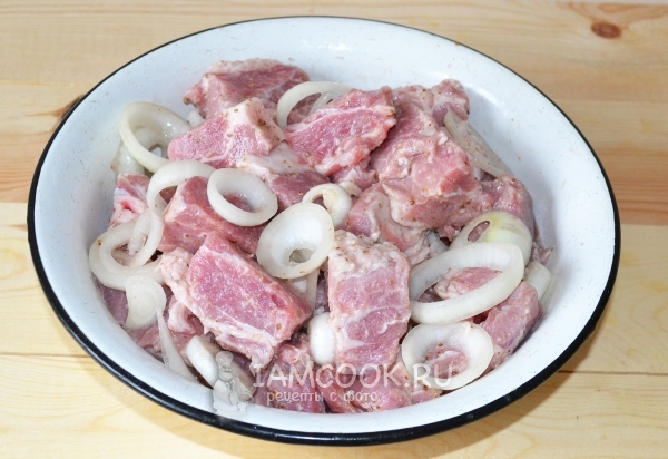 Замариновать мясо