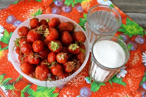 Ингредиенты для компота из клубники на зиму без стерилизации