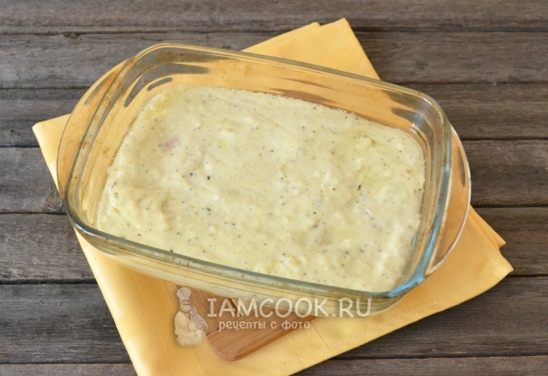 Полить мясо соусом