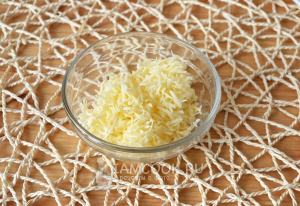Натереть сыр