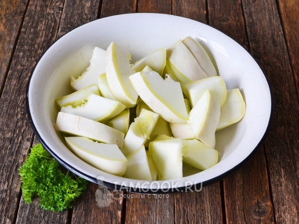 Порезать кабачки