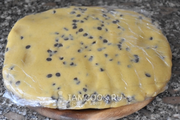 Завернуть тесто в пленку